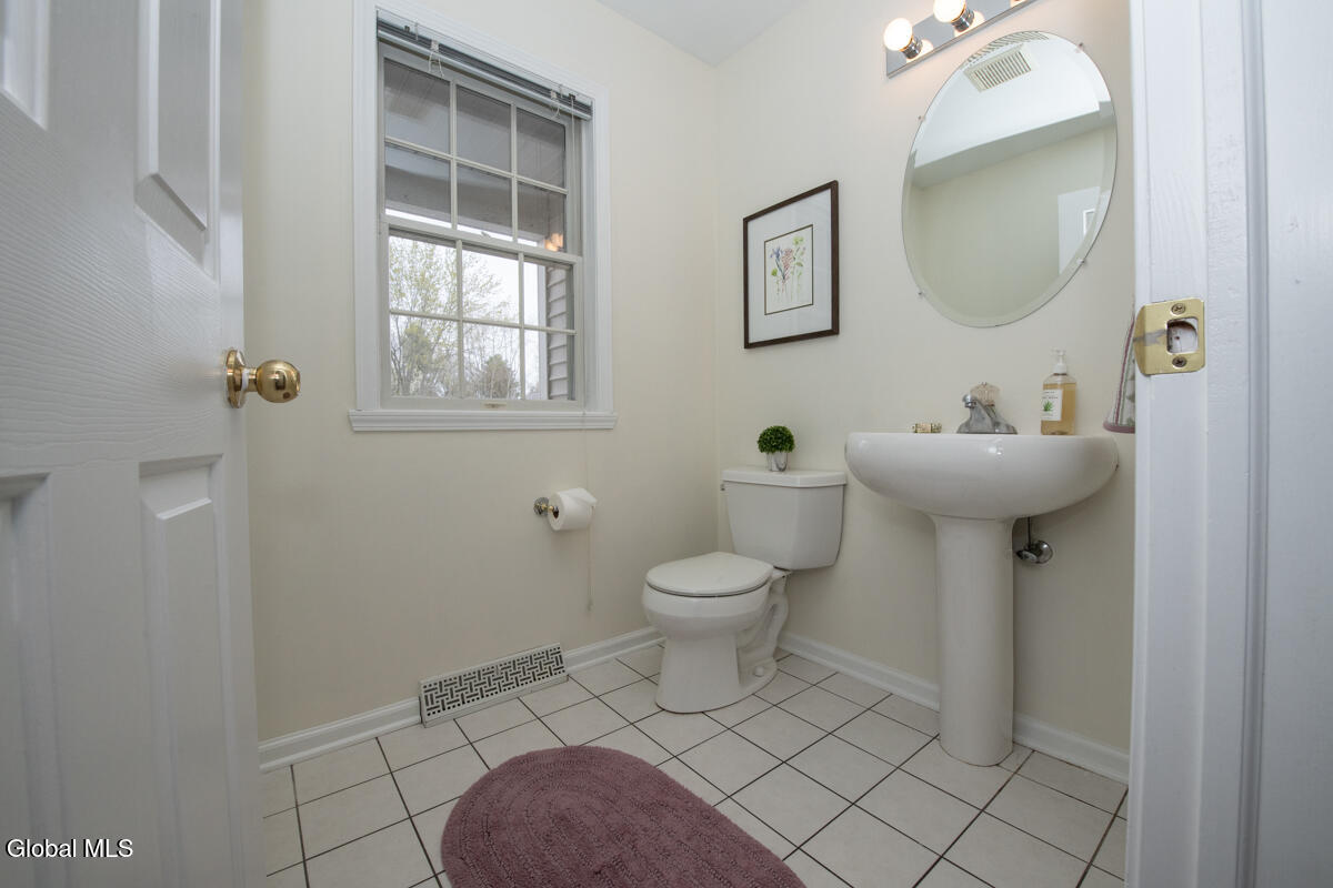 46 Harvest Ridge Road Bethlehem, NY 12158 - Photo 19 of 42 DSC_9919