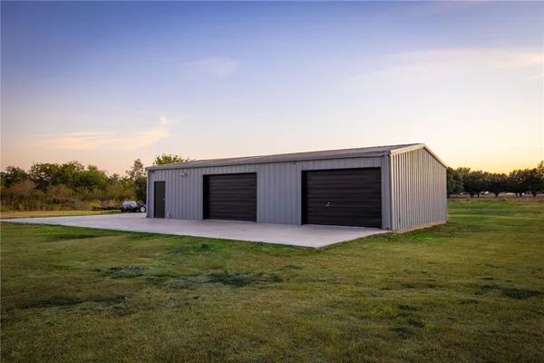 $675,000 | 301 Star Dust, Woodway, TX 76712