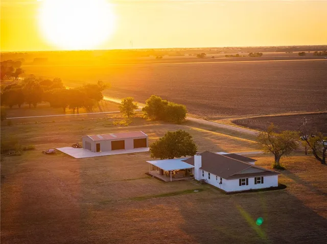 $675,000 | 301 Star Dust, Woodway, TX 76712