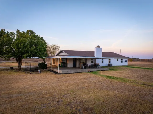 $675,000 | 301 Star Dust, Woodway, TX 76712