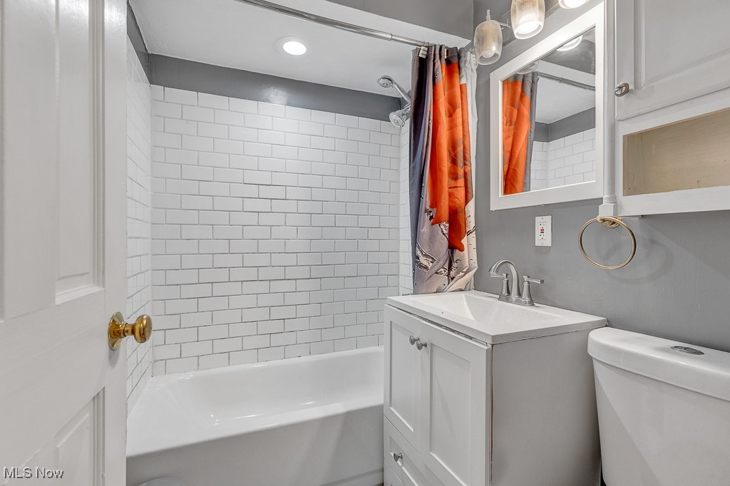 1491 Babbitt Road Euclid, OH 44132 - Photo 13 of 16 Full bathroom