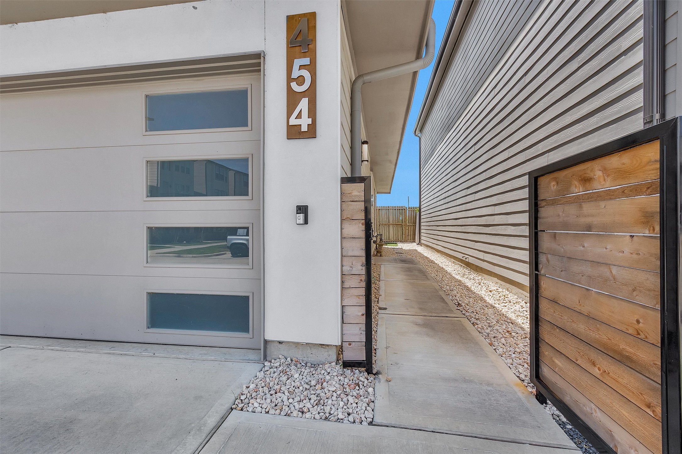 454 South Centro Circle Conroe, TX 77385 - Photo 2 of 34 a view of an entryway
