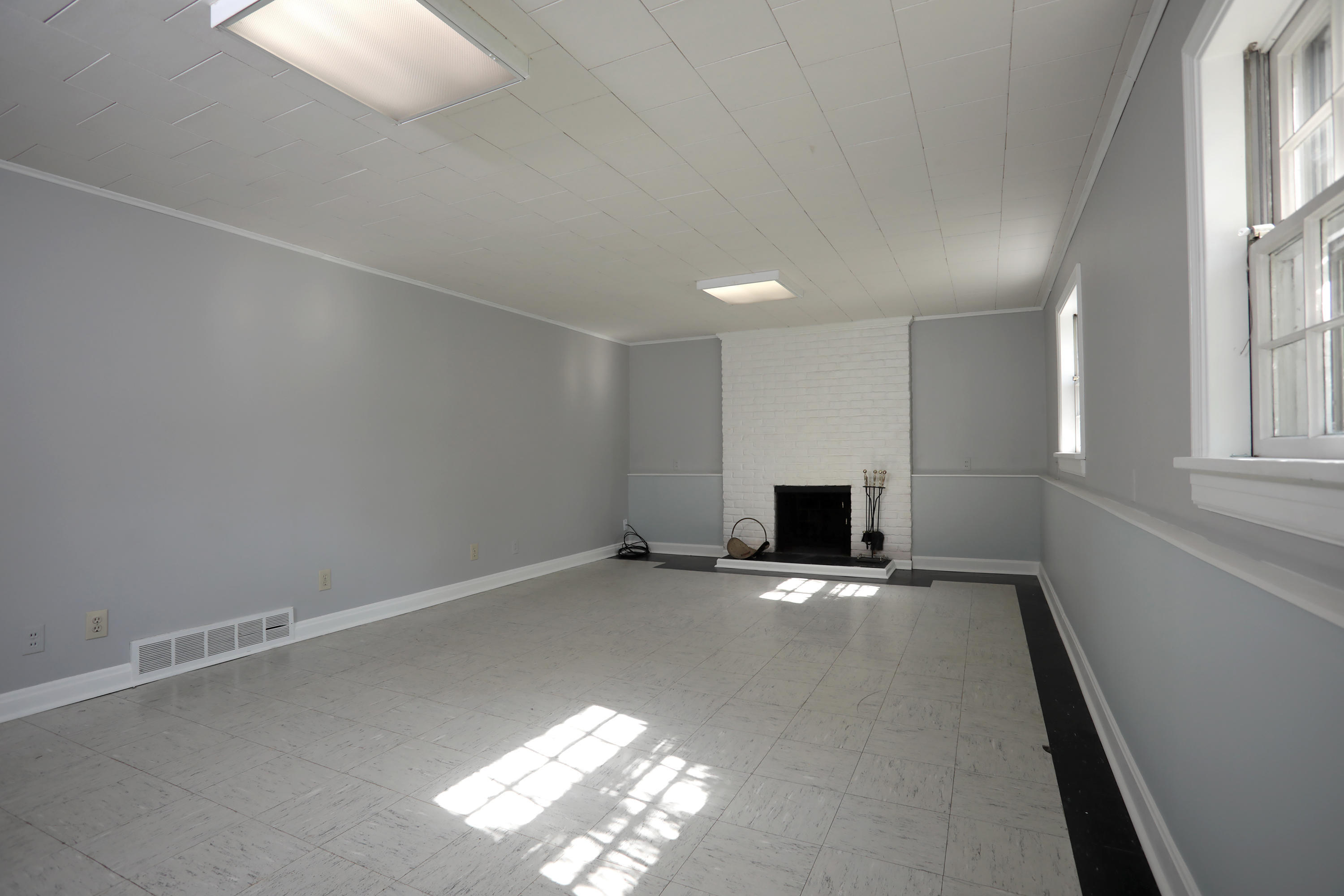 812 Alden Road Louisville, KY 40207 - Photo 29 of 40 Basement Family Room