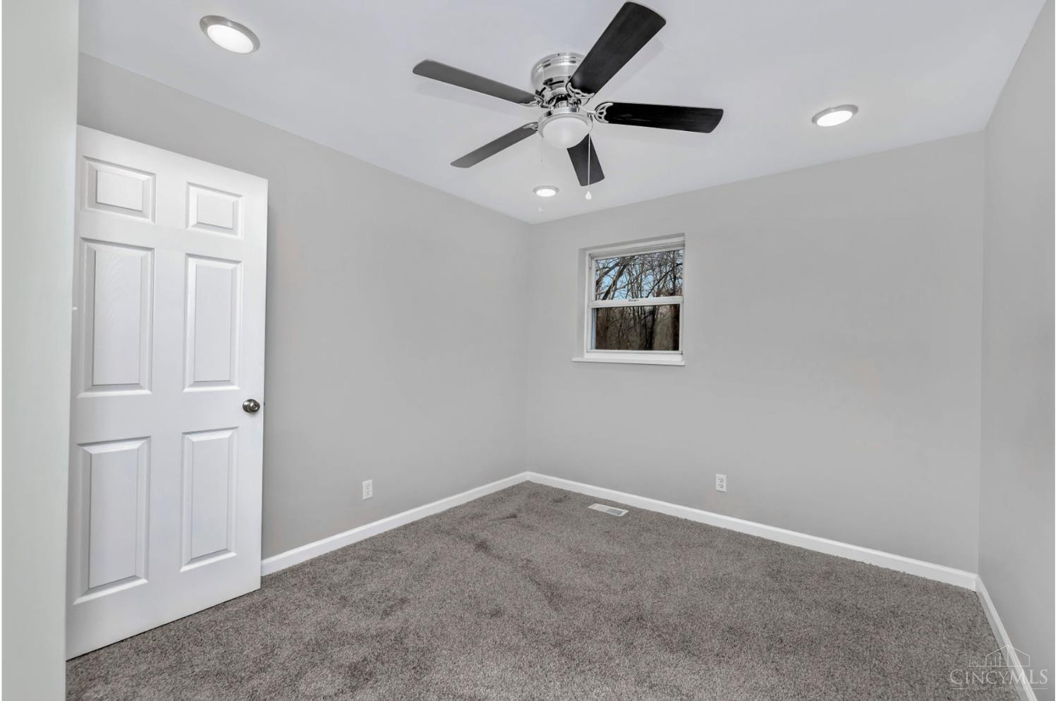 4284 Foley Road Cincinnati, OH 45205 - Photo 15 of 34