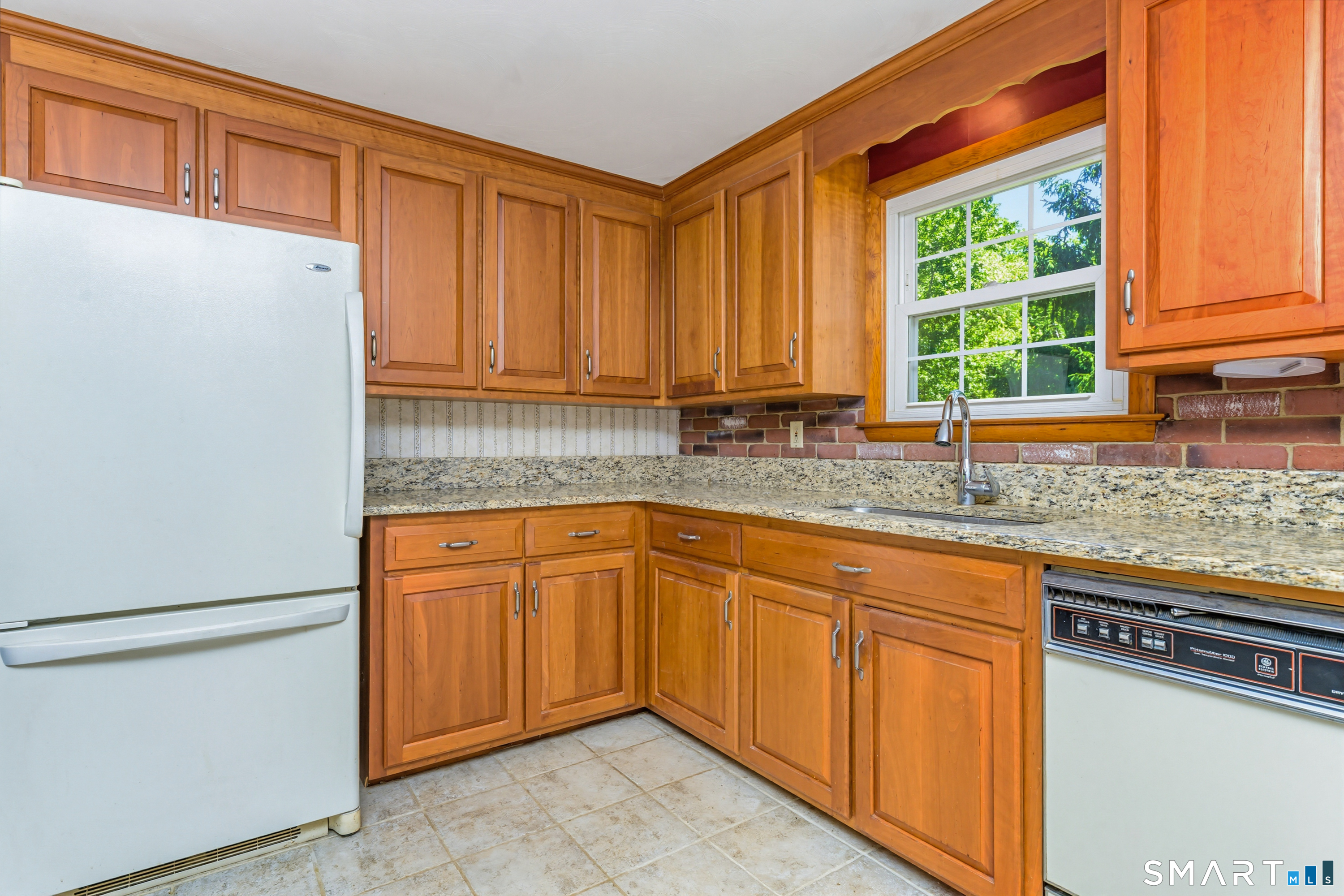 116 Morris Hubbard Road Haddam, CT 06441 - Photo 9 of 40