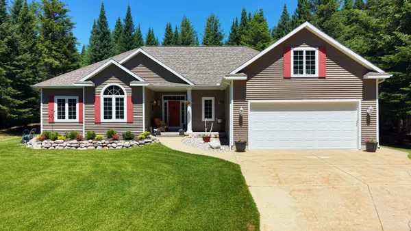 $949,750 | 8540 Beland Boulevard, Bellaire, MI 49615