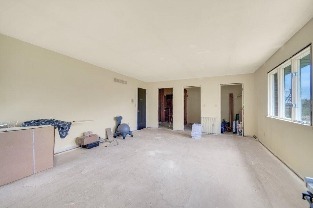 809 West 126th Court Crown Point, IN 46307 - Photo 26 of 47 a big room with closet and large windows