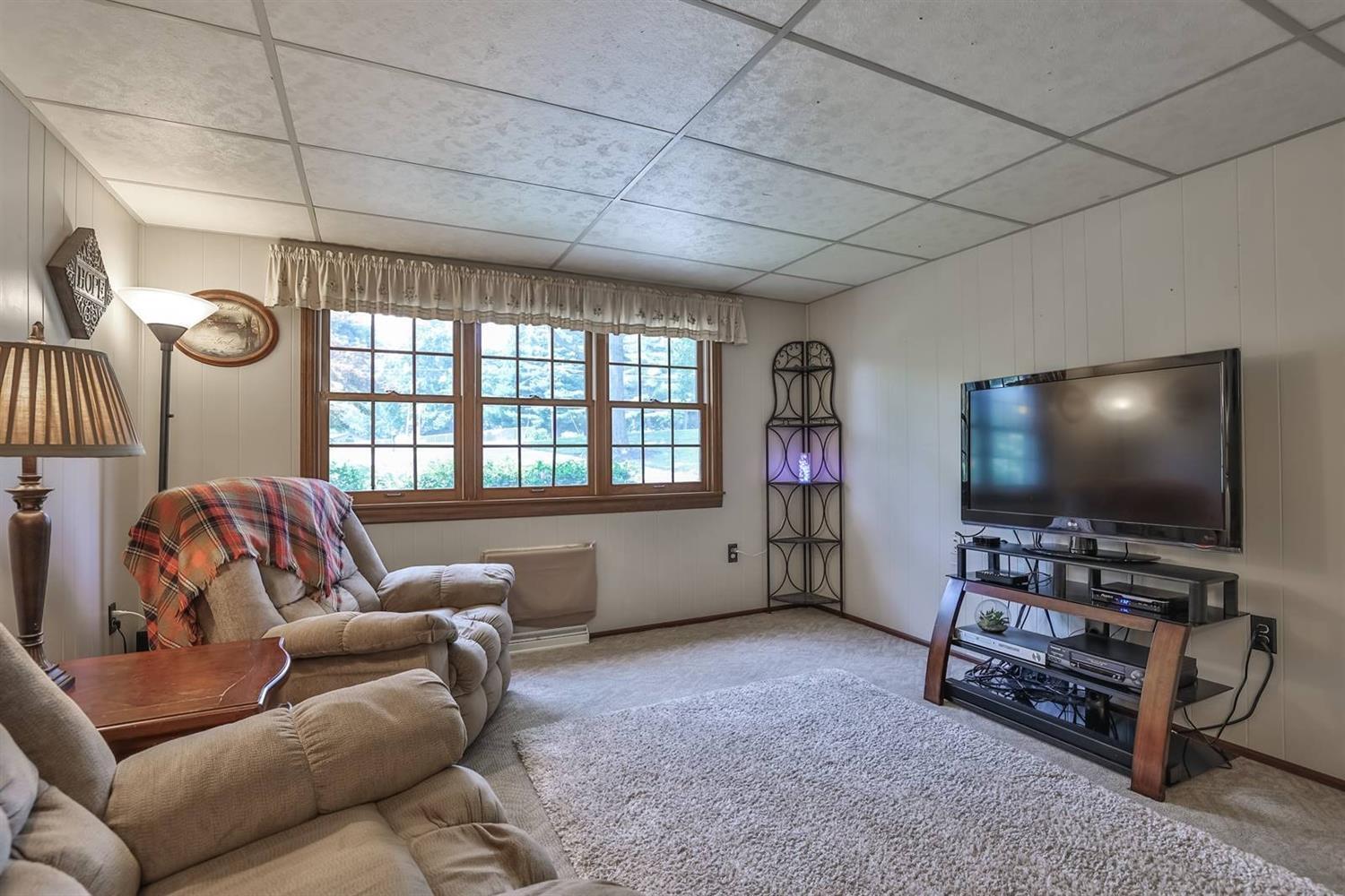 8770 Wuest Road Cincinnati, OH 45251 - Photo 9 of 36 Gallery Image 9