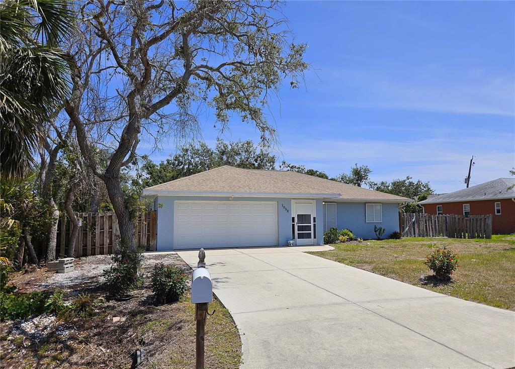 1088 Panda Road Venice, FL 34293 - Photo 1 of 25