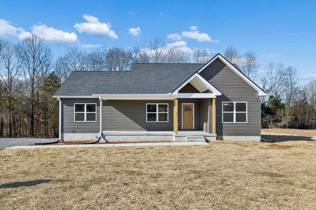 $329,900 | 306 Leigh Anna Circle, Lafayette, TN 37083