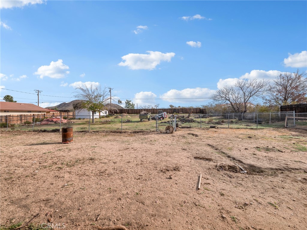 15485 Chole Road Apple Valley, CA 92307 - Photo 43 of 60