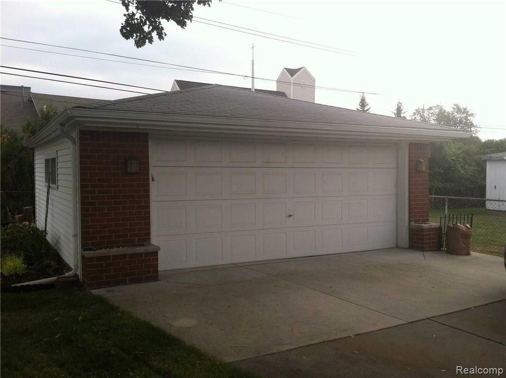 1958 Common Road Warren, MI 48092 - Photo 26 of 31 1958-common-32.jpg