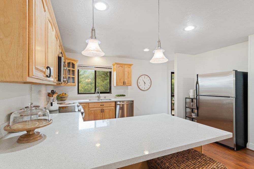 22101 Miller Ridge Road Los Gatos, CA 95033 - Photo 17 of 76