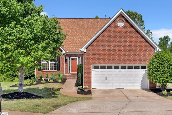 $550,000 | 8 Coulter Court, Greer, SC 29650