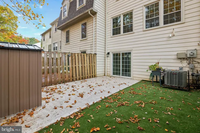 $599,900 | 9523 Cherry Oak Court, Burke, VA 22015