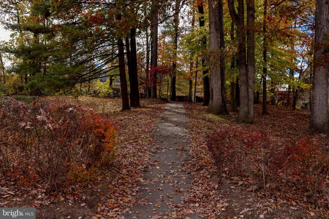 $599,900 | 9523 Cherry Oak Court, Burke, VA 22015