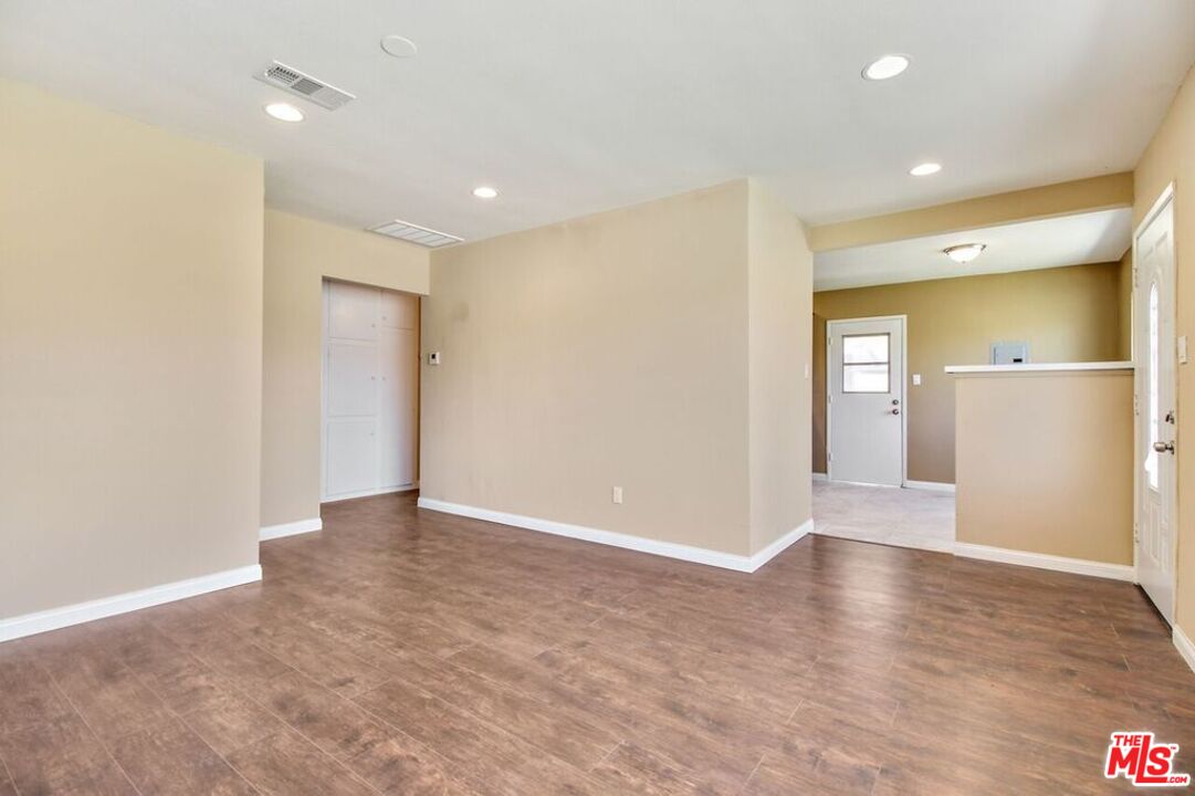2576 Hall Avenue Riverside, CA 92509 - Photo 4 of 13