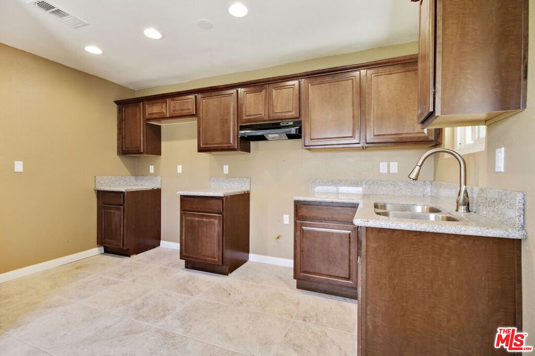 2576 Hall Avenue Riverside, CA 92509 - Photo 7 of 13