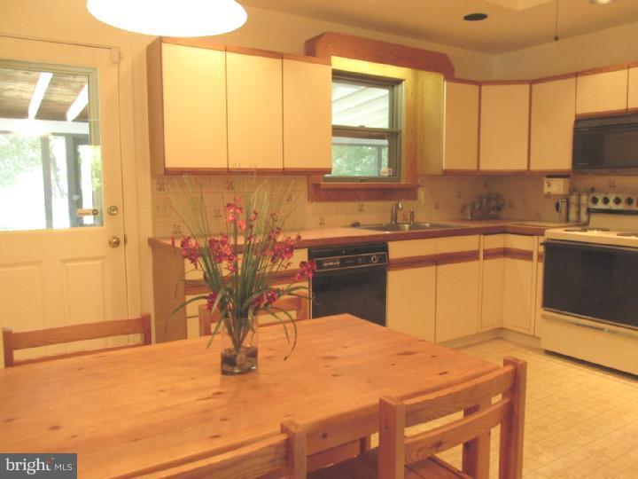 509 Howard Road Cherry Hill, NJ 08034 - Photo 5 of 21