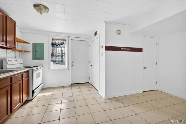 $329,900 | 32 Curwood Court, Unit 26, Tonawanda, NY 14150