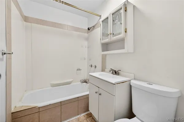 $329,900 | 32 Curwood Court, Unit 26, Tonawanda, NY 14150