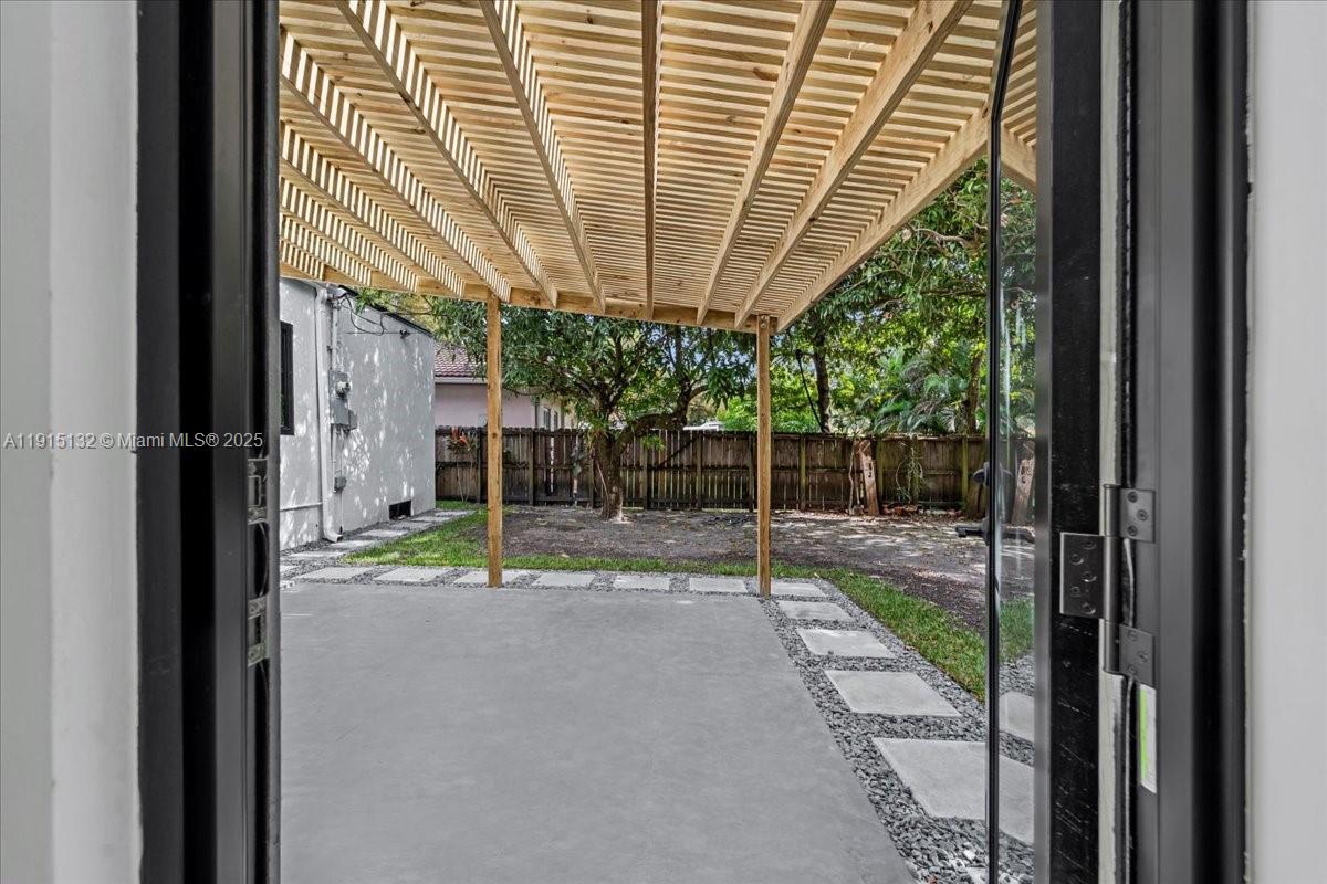 5220 Southwest 6th Street Miami, FL 33134 - Photo 55 of 56 a view of small space