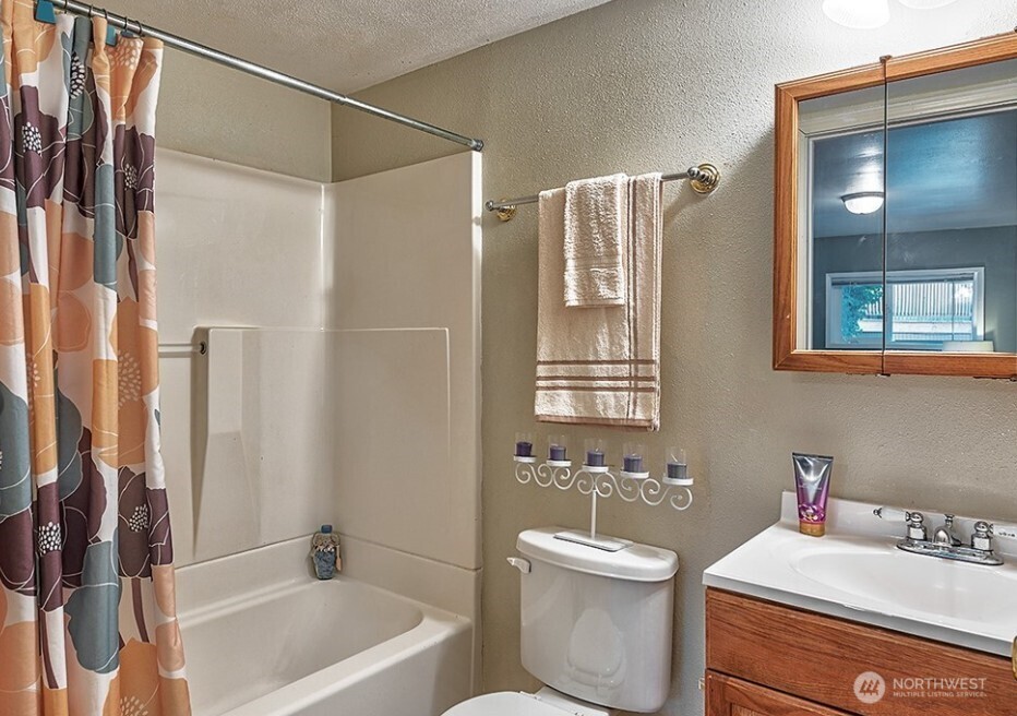 22910 Edmonds Way Edmonds, WA 98020 - Photo 13 of 23