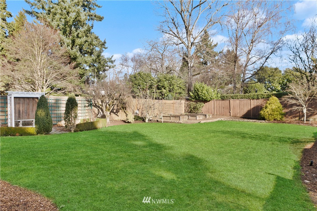 1020 Evergreen Point Road Medina, WA 98039 - Photo 11 of 23