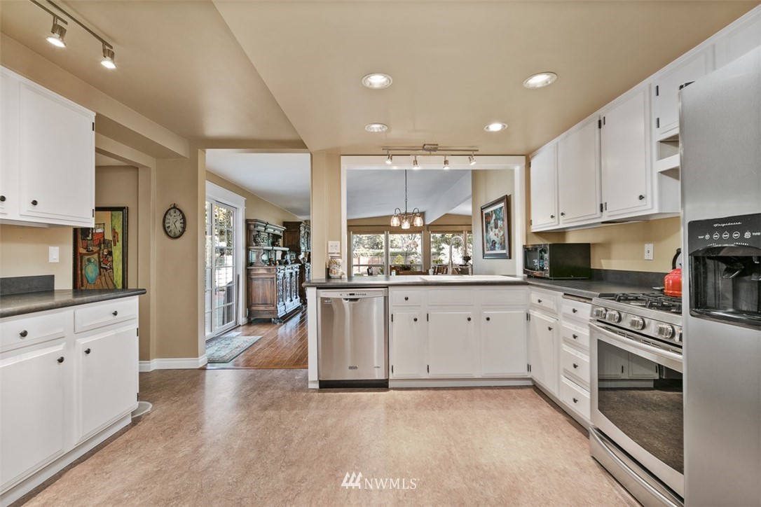 1020 Evergreen Point Road Medina, WA 98039 - Photo 6 of 23