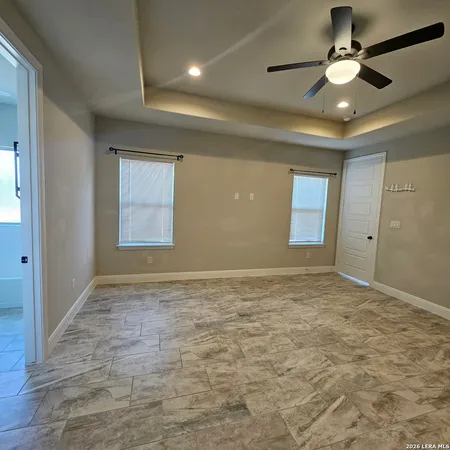 $470,499 | 137 West Medium Meadow Drive, Lytle, TX 78052