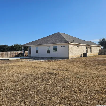 $470,499 | 137 West Medium Meadow Drive, Lytle, TX 78052