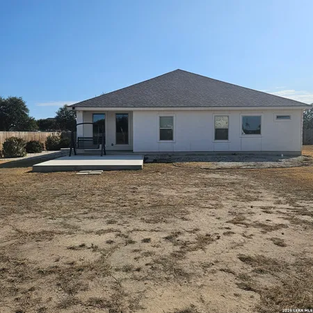 $470,499 | 137 West Medium Meadow Drive, Lytle, TX 78052