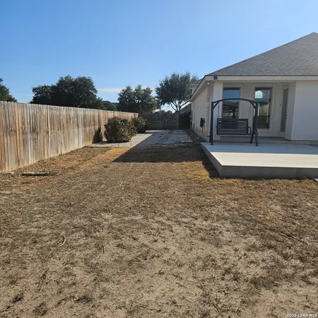 $470,499 | 137 West Medium Meadow Drive, Lytle, TX 78052