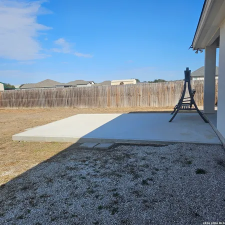 $470,499 | 137 West Medium Meadow Drive, Lytle, TX 78052