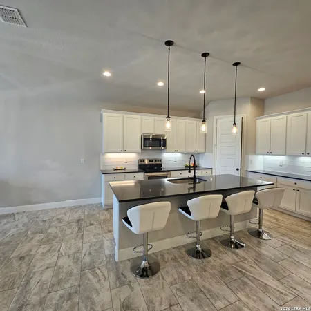 $470,499 | 137 West Medium Meadow Drive, Lytle, TX 78052