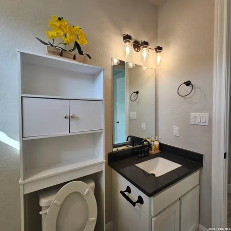 $470,499 | 137 West Medium Meadow Drive, Lytle, TX 78052