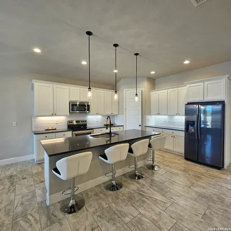 $470,499 | 137 West Medium Meadow Drive, Lytle, TX 78052