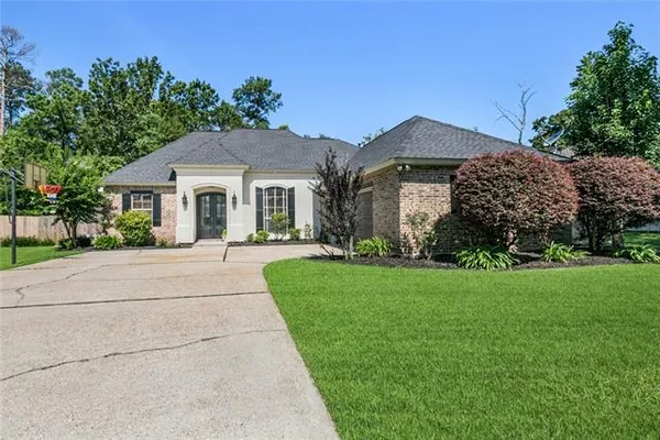 $370,000 | 525 Serenity Lane, Madisonville, LA 70447