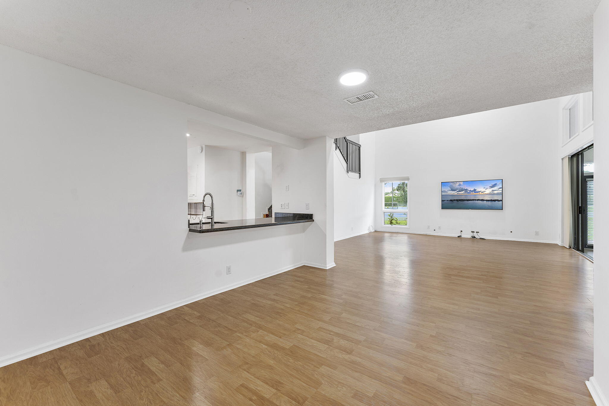 7932 Seville Place, Unit 2101 Boca Raton, FL 33433 - Photo 19 of 45 Dining Area Connected to Living Area