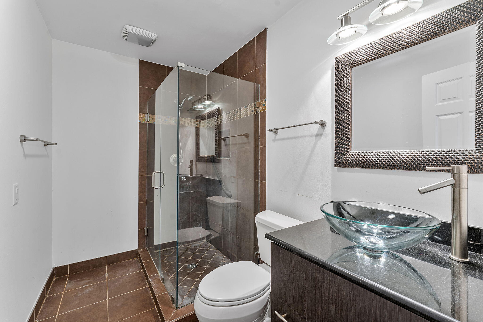 7932 Seville Place, Unit 2101 Boca Raton, FL 33433 - Photo 25 of 45 Bathroom with Shower