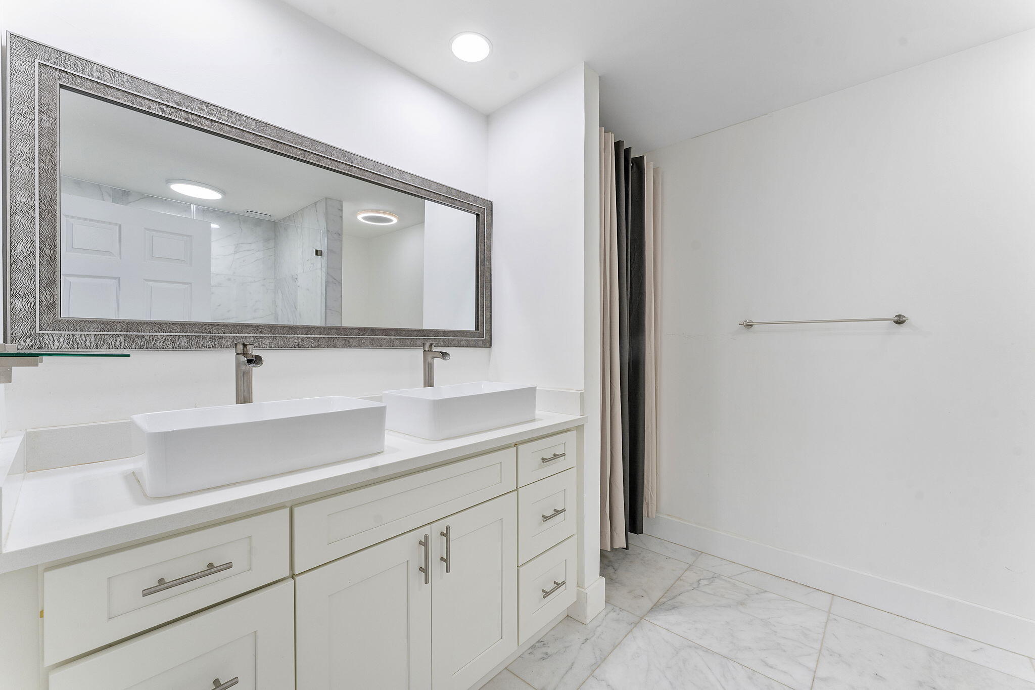 7932 Seville Place, Unit 2101 Boca Raton, FL 33433 - Photo 30 of 45 Primary Bathroom