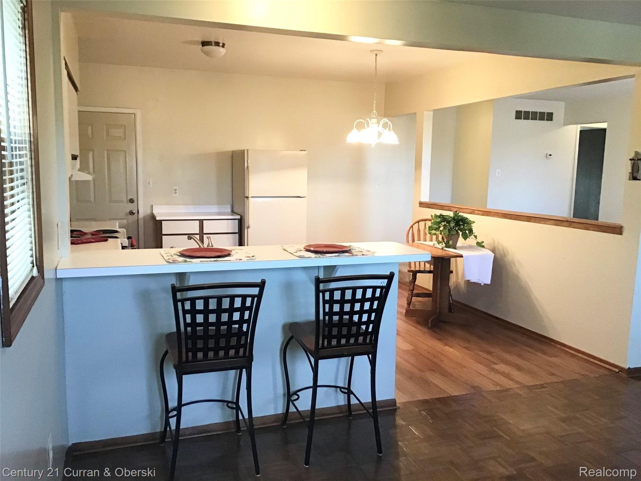 23696 Trail Ridge Drive Romulus, MI 48174 - Photo 6 of 17 Breakfast nook