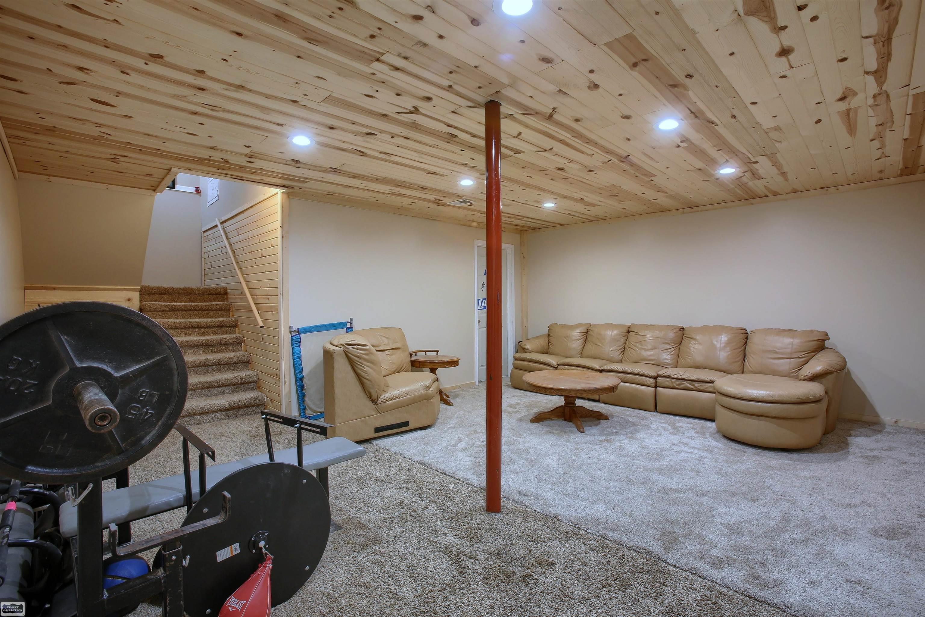 71237 Weeks Road Richmond, MI 48062 - Photo 23 of 60 50121889-22.JPG