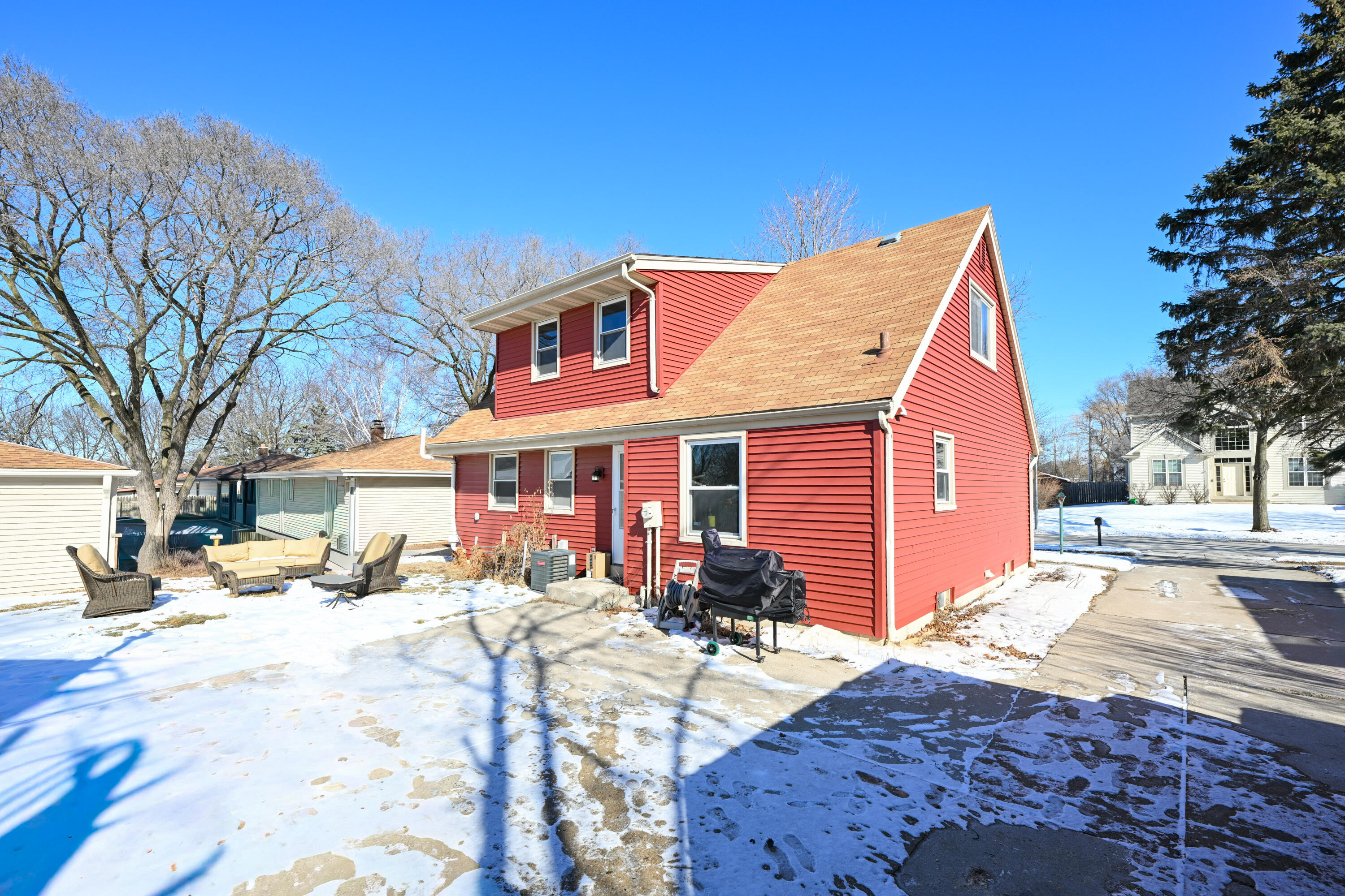 8363 North Ann Street Milwaukee, WI 53224 - Photo 23 of 25 Exterior