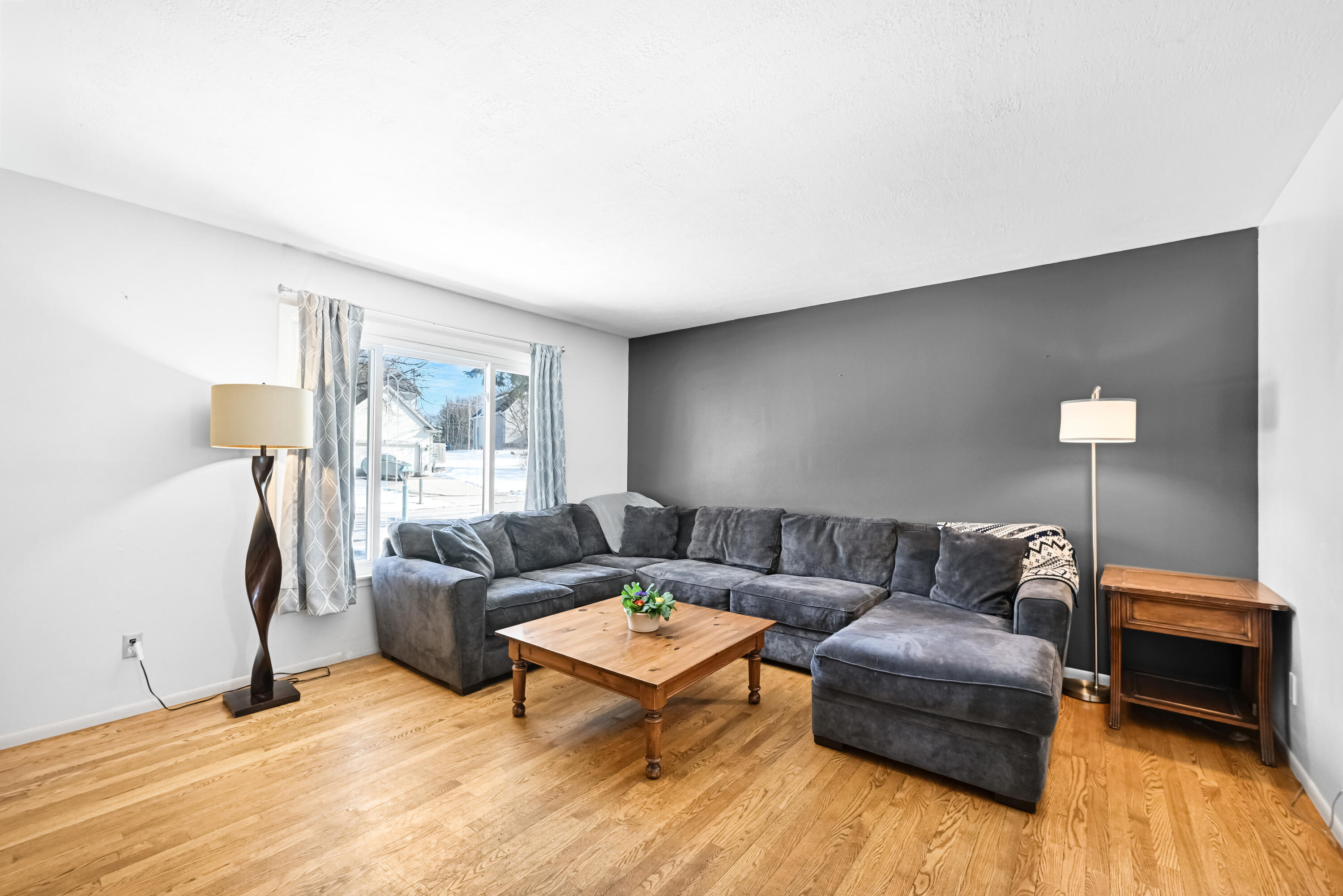 8363 North Ann Street Milwaukee, WI 53224 - Photo 4 of 25 Living Room