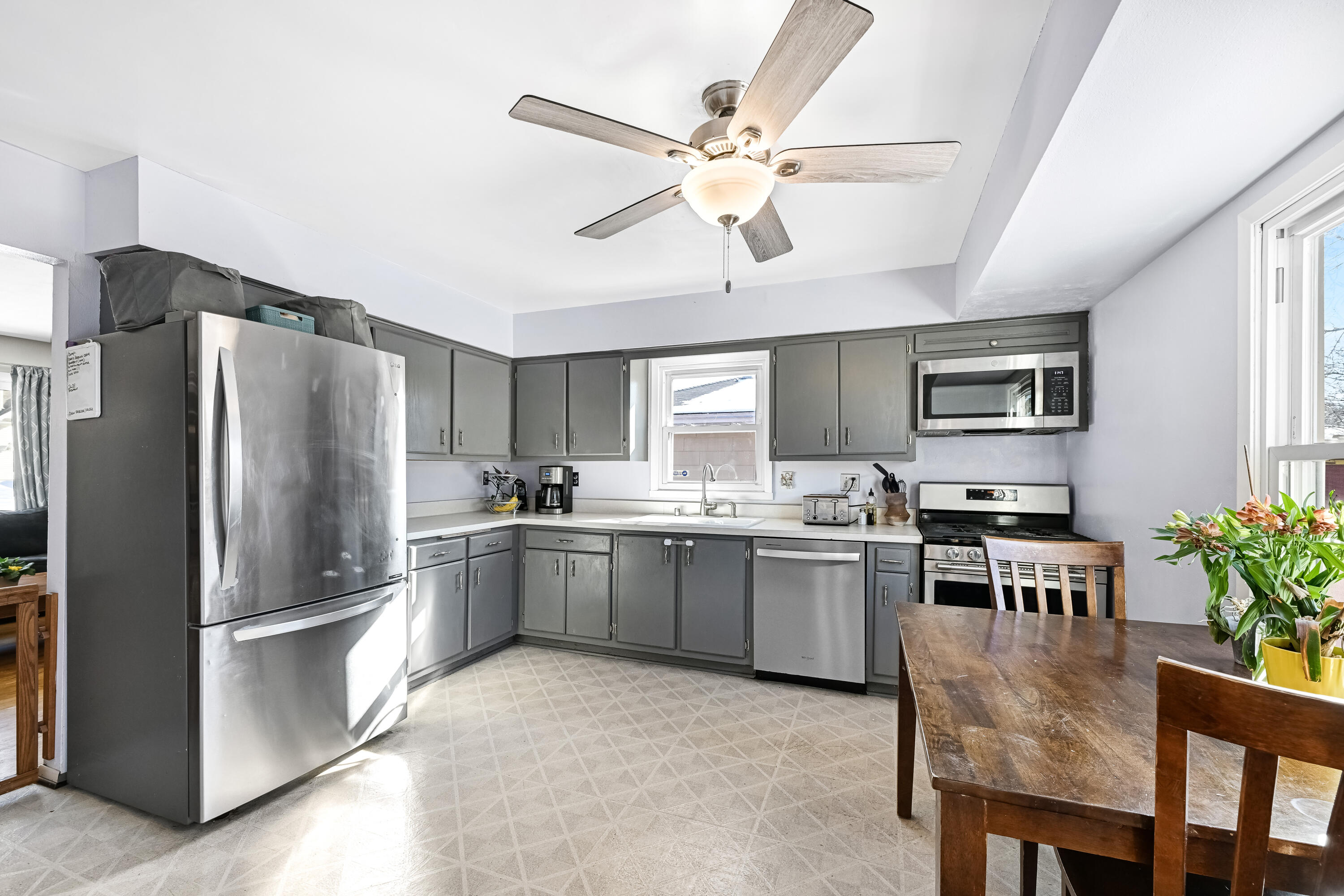 8363 North Ann Street Milwaukee, WI 53224 - Photo 9 of 25 Kitchen - Eat in