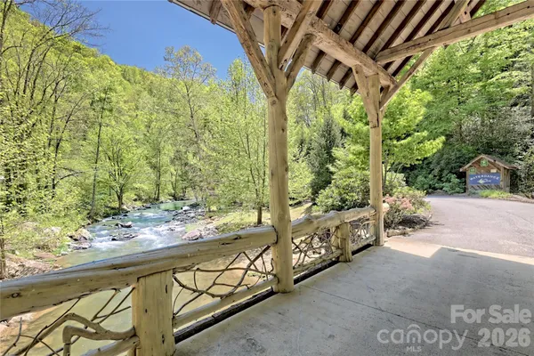 a view of a pathway with a yard