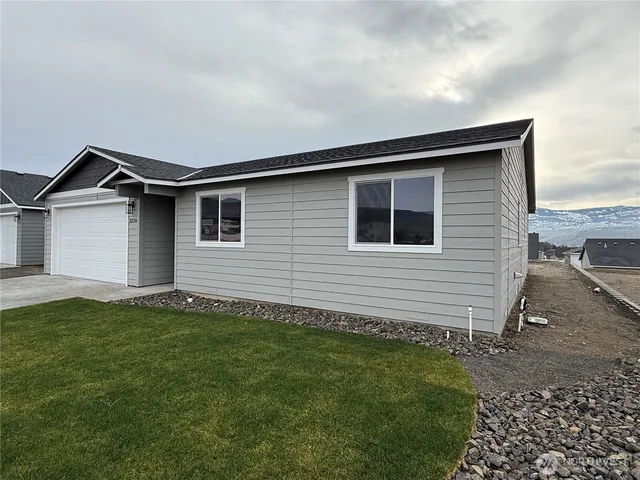 $489,900 | 2378 2nd Street Southeast, East Wenatchee, WA 98802