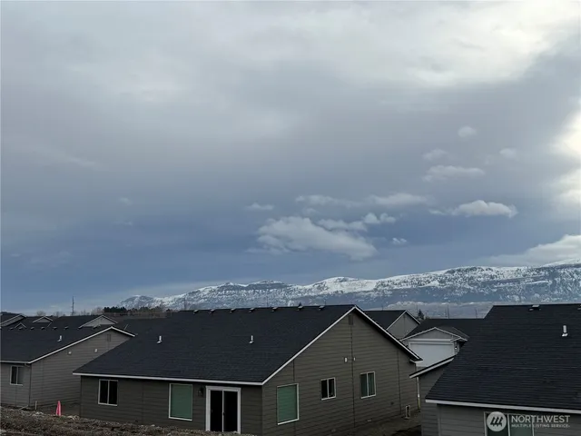 $489,900 | 2378 2nd Street Southeast, East Wenatchee, WA 98802