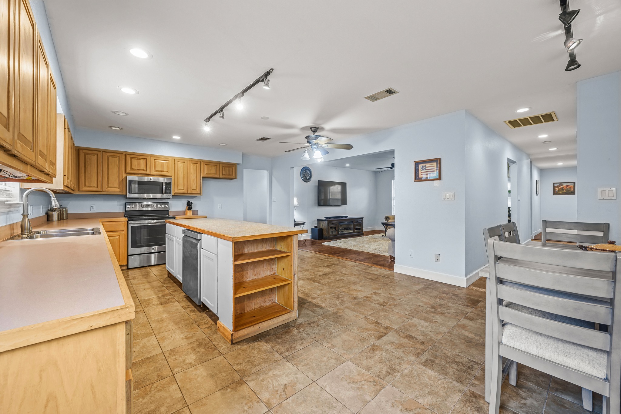 2110 Spring Valley Drive Dripping Springs, TX 78620 - Photo 19 of 40